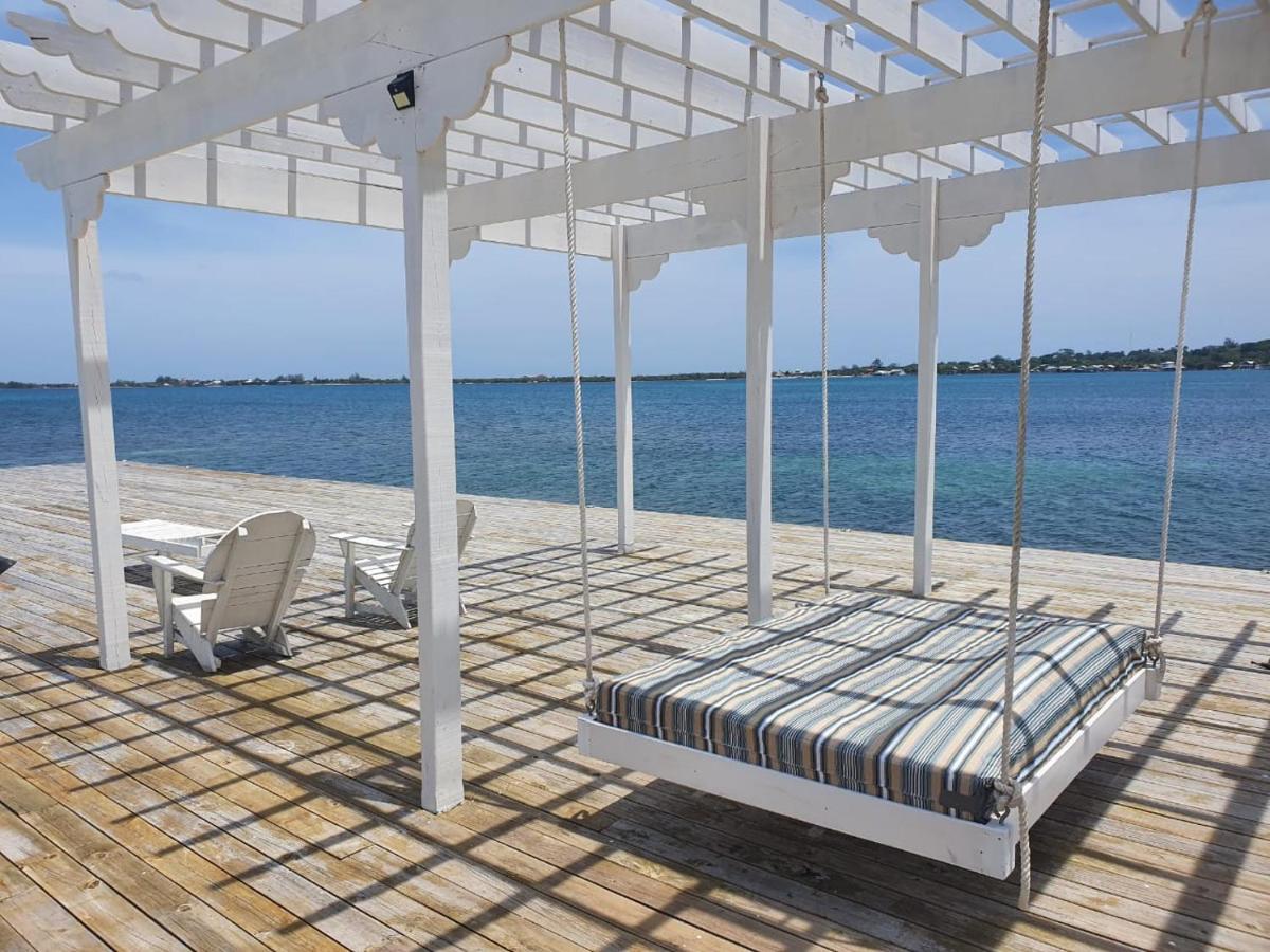 Sea Eye Hotel - Laguna Building Утила Екстериор снимка